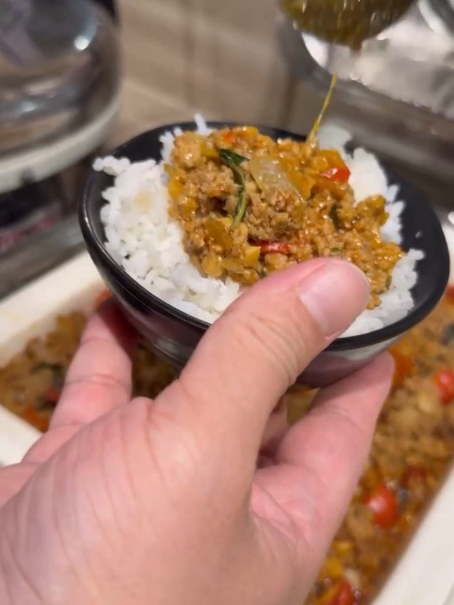 【台北中正區】|藍象廷泰式火鍋 台北站前店|皇家四寶醬料、雙 【台北中正區】|藍象廷泰式火鍋 台北站前店|皇家四寶醬料、雙