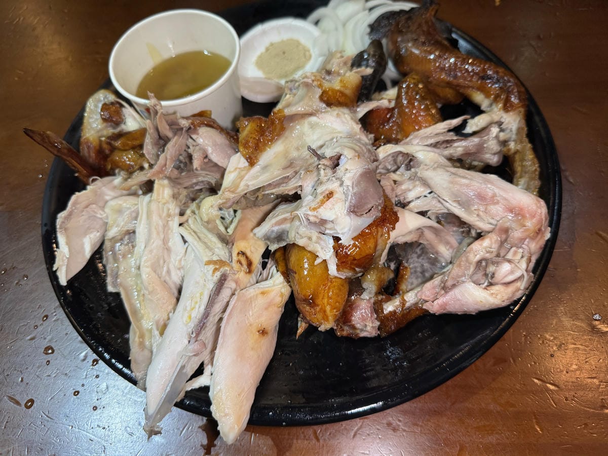 【台北文山區｜雞老闆桶仔雞萬隆店】｜壽星送烤雞、學生599元