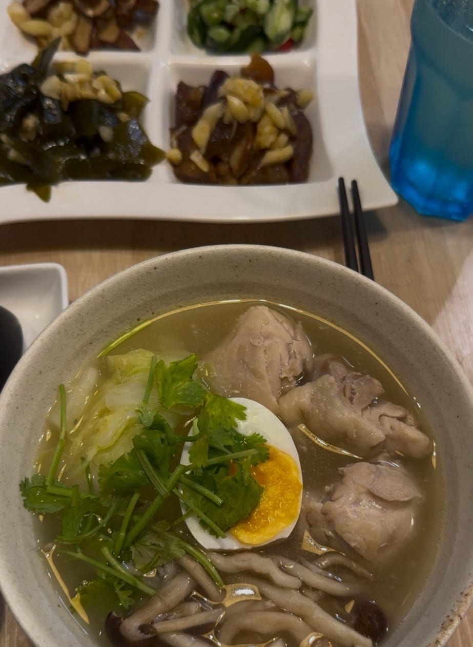 【台北中山區｜MJ餐酒館】｜秘傳老兵牛肉麵與慢燉老母雞湯麵的