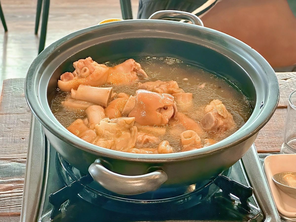 【台北大安區|仨弄砂鍋煲】|忠孝新生巷弄裡的法式溫柔,冬夜必吃的養顏蹄花鍋與熱炒! - 第8張圖 【台北大安區|仨弄砂鍋煲】|忠孝新生巷弄裡的法式溫柔,冬夜必吃的養顏蹄花鍋與熱炒!