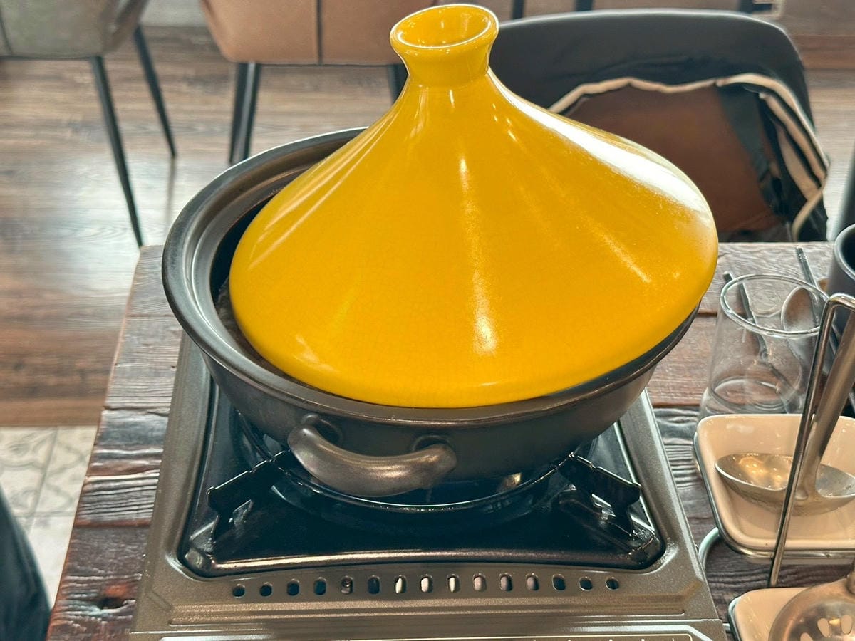 【台北大安區|仨弄砂鍋煲】|忠孝新生巷弄裡的法式溫柔,冬夜必吃的養顏蹄花鍋與熱炒! - 第4張圖 【台北大安區|仨弄砂鍋煲】|忠孝新生巷弄裡的法式溫柔,冬夜必吃的養顏蹄花鍋與熱炒!