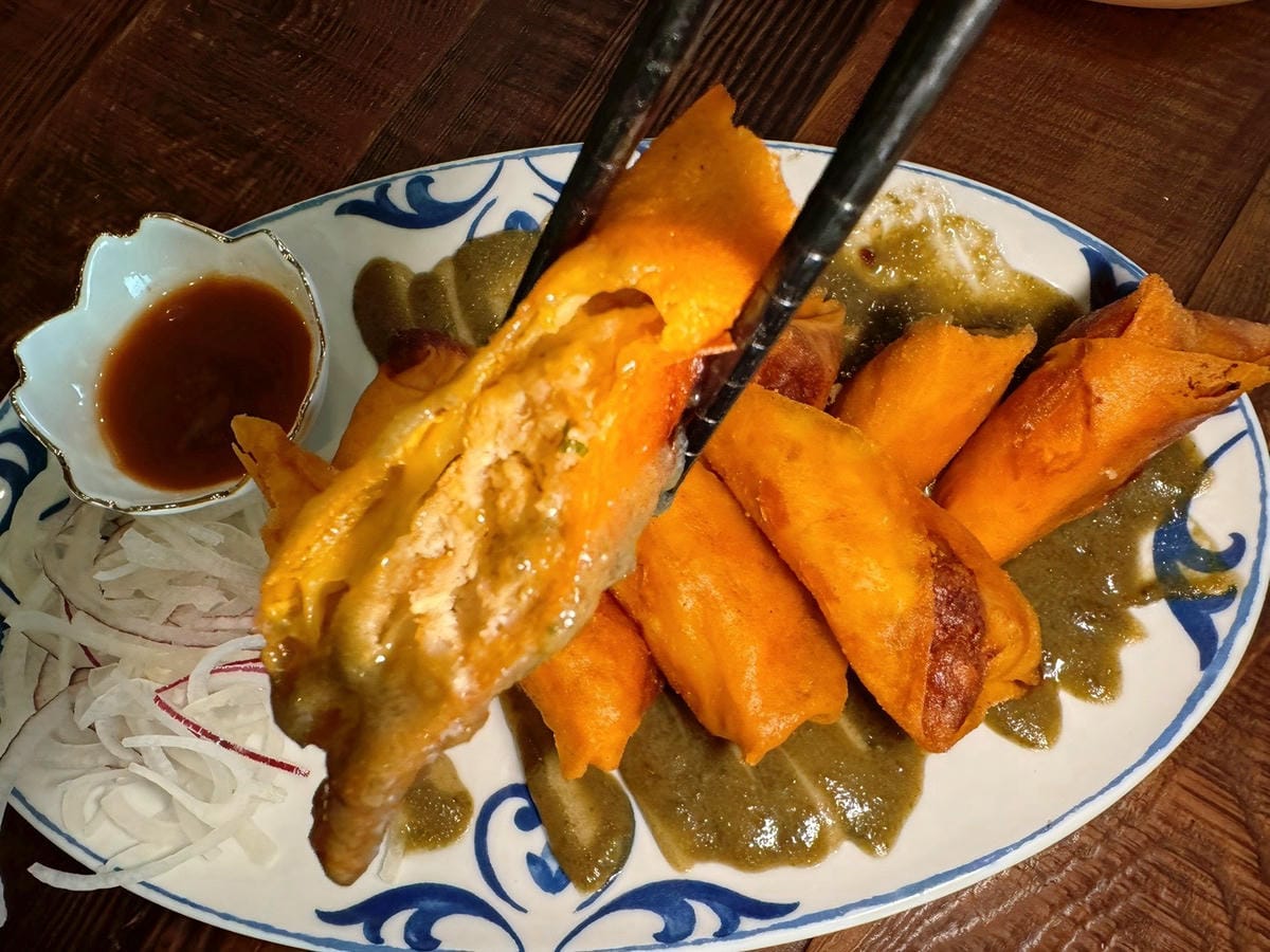 【台北大安區|仨弄砂鍋煲】|忠孝新生巷弄裡的法式溫柔,冬夜必吃的養顏蹄花鍋與熱炒! - 第12張圖 【台北大安區|仨弄砂鍋煲】|忠孝新生巷弄裡的法式溫柔,冬夜必吃的養顏蹄花鍋與熱炒!