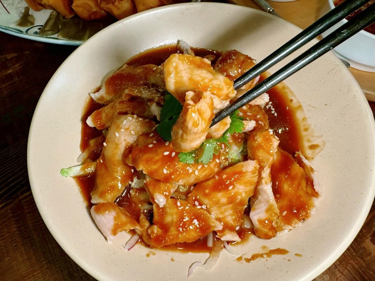 【台北大安區|仨弄砂鍋煲】|忠孝新生巷弄裡的法式溫柔,冬夜必吃的養顏蹄花鍋與熱炒! - 第18張圖 【台北大安區|仨弄砂鍋煲】|忠孝新生巷弄裡的法式溫柔,冬夜必吃的養顏蹄花鍋與熱炒!