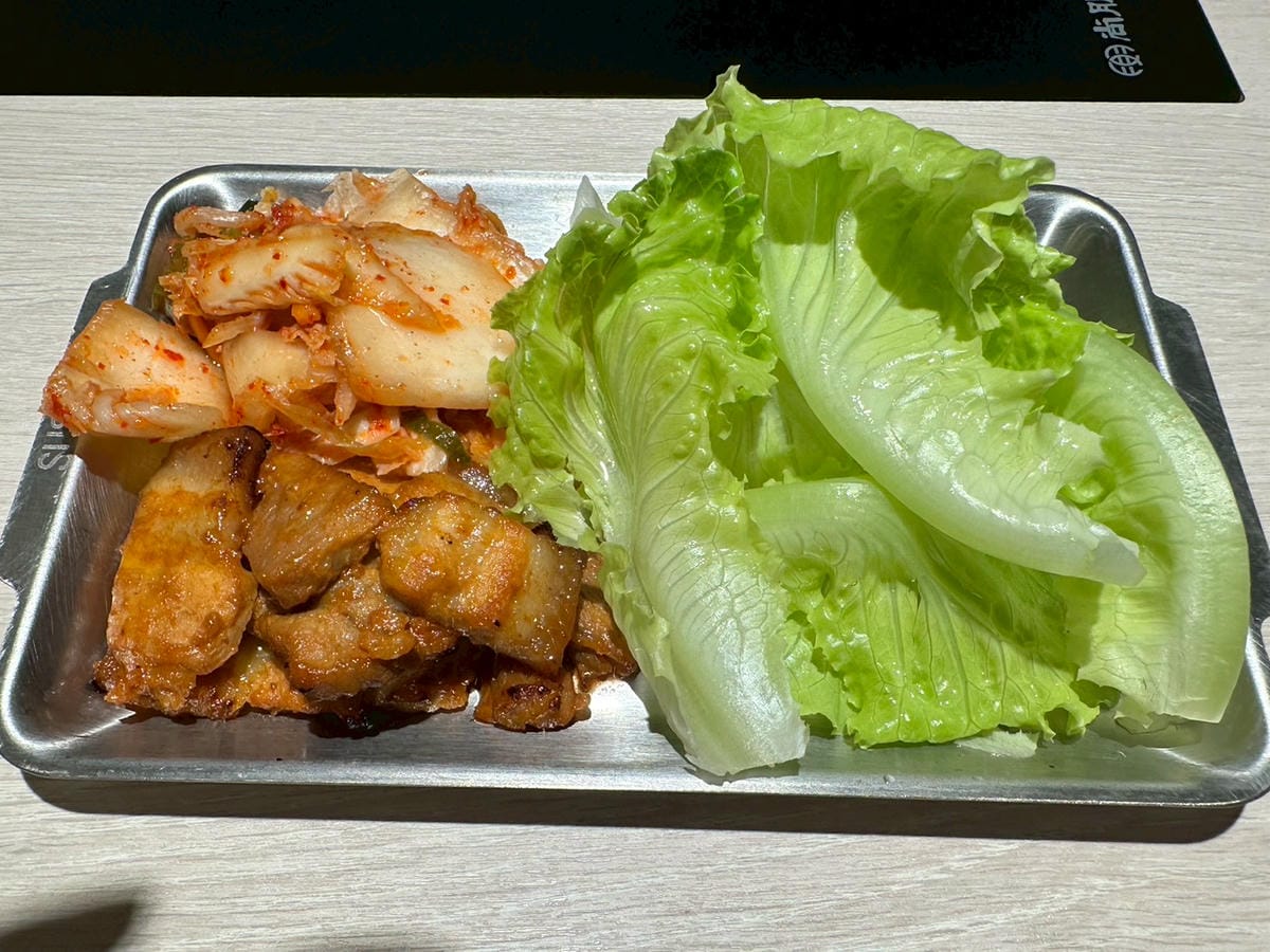 【桃園中壢區|呀屋火鍋烤串吃到飽(新開幕)】|海鮮控拍胸口推薦!滿桌海味、肉品漂亮、串燒現烤超加分,一家人吃得幸福飽飽 - 第13張圖 【桃園中壢區|呀屋火鍋烤串吃到飽(新開幕)】|海鮮控拍胸口推薦!滿桌海味、肉品漂亮、串燒現烤超加分,一家人吃得幸福飽飽