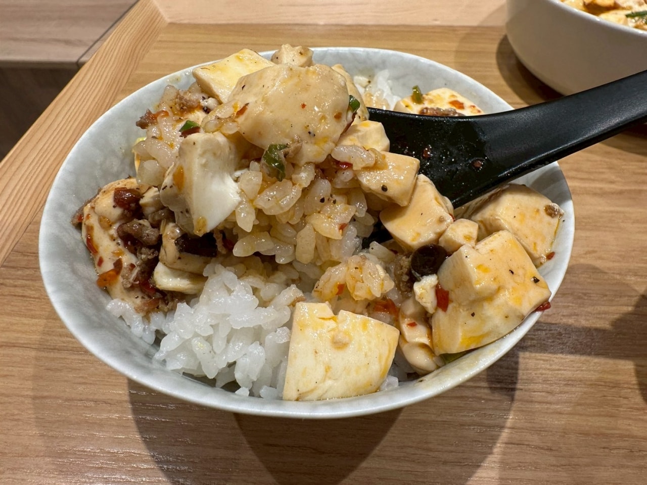 【台北松山區|Lena Kitchen 莉娜廚房】|讓身體慢慢暖起來的日式家常料理,從湯麵到定食都有讓人放鬆的味道 - 第7張圖 【台北松山區|Lena Kitchen 莉娜廚房】|讓身體慢慢暖起來的日式家常料理,從湯麵到定食都有讓人放鬆的味道
