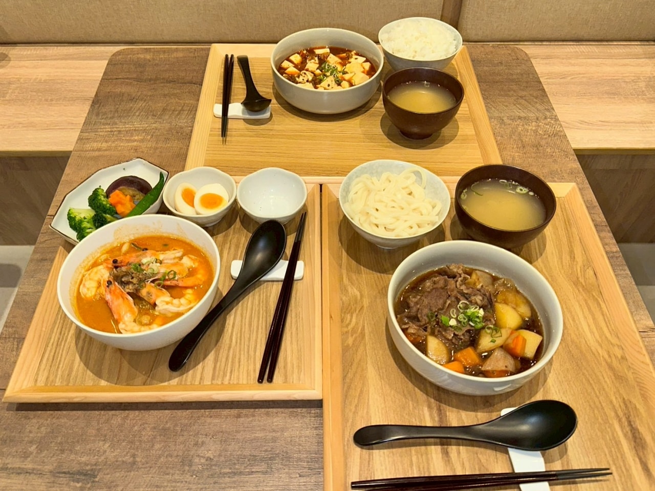 【台北松山區|Lena Kitchen 莉娜廚房】|讓身體慢慢暖起來的日式家常料理,從湯麵到定食都有讓人放鬆的味道 - 第1張圖 【台北松山區|Lena Kitchen 莉娜廚房】|讓身體慢慢暖起來的日式家常料理,從湯麵到定食都有讓人放鬆的味道