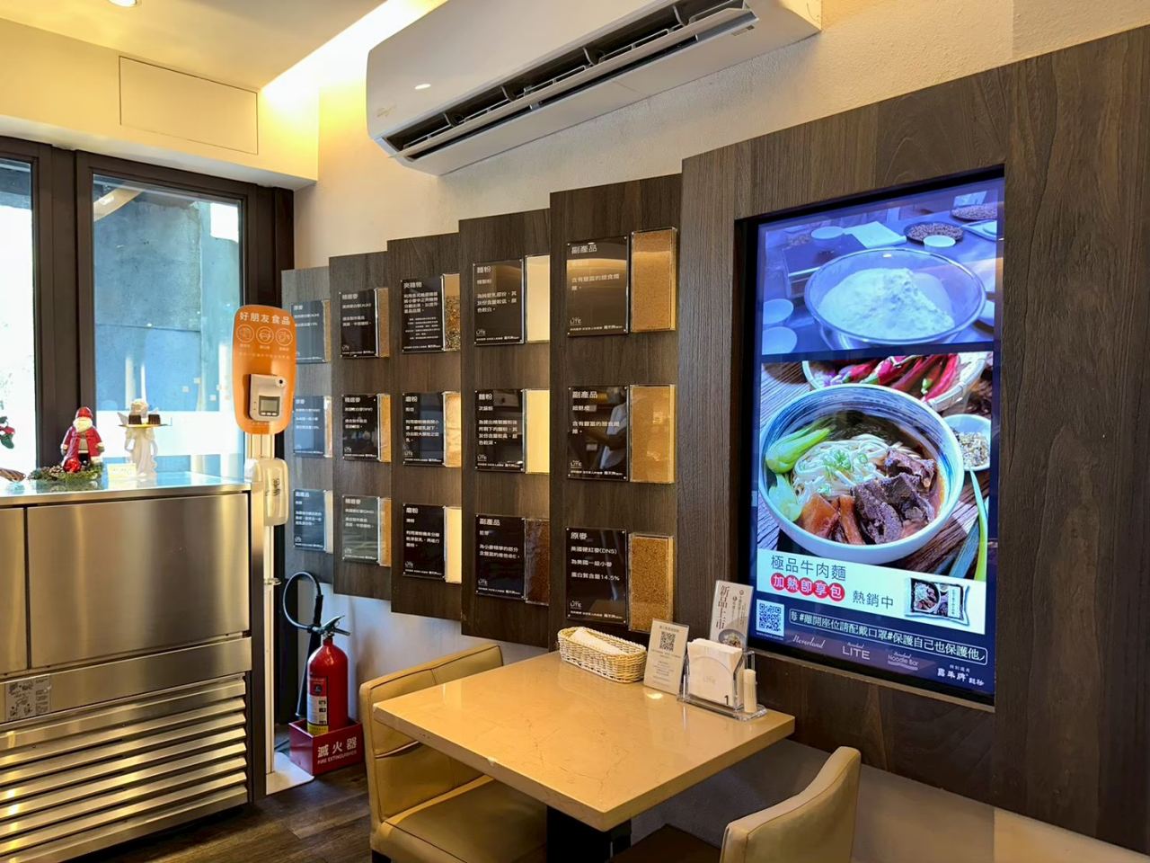 【台北南港區｜NEVERLAND Bakery Cafe】｜聖誕季的氛圍剛剛好，吃一頓帶著節日氣息的午餐