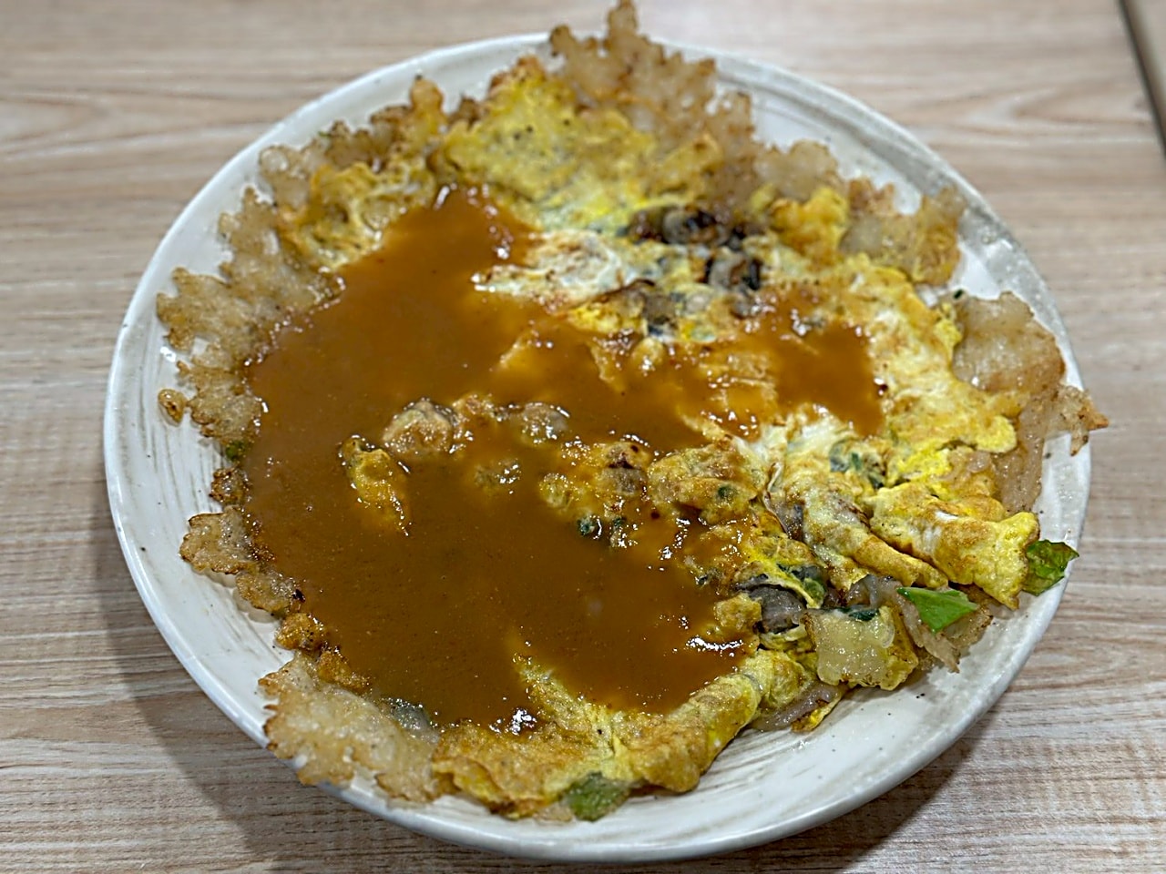 【新北中和區|中和米粉湯】宵夜首選!比手掌還大的「霸王煎」雙倍鮮蚵太震撼,內用續湯免費,在地人私藏點餐攻略! - 第4張圖 【新北中和區|中和米粉湯】宵夜首選!比手掌還大的「霸王煎」雙倍鮮蚵太震撼,內用續湯免費,在地人私藏點餐攻略!