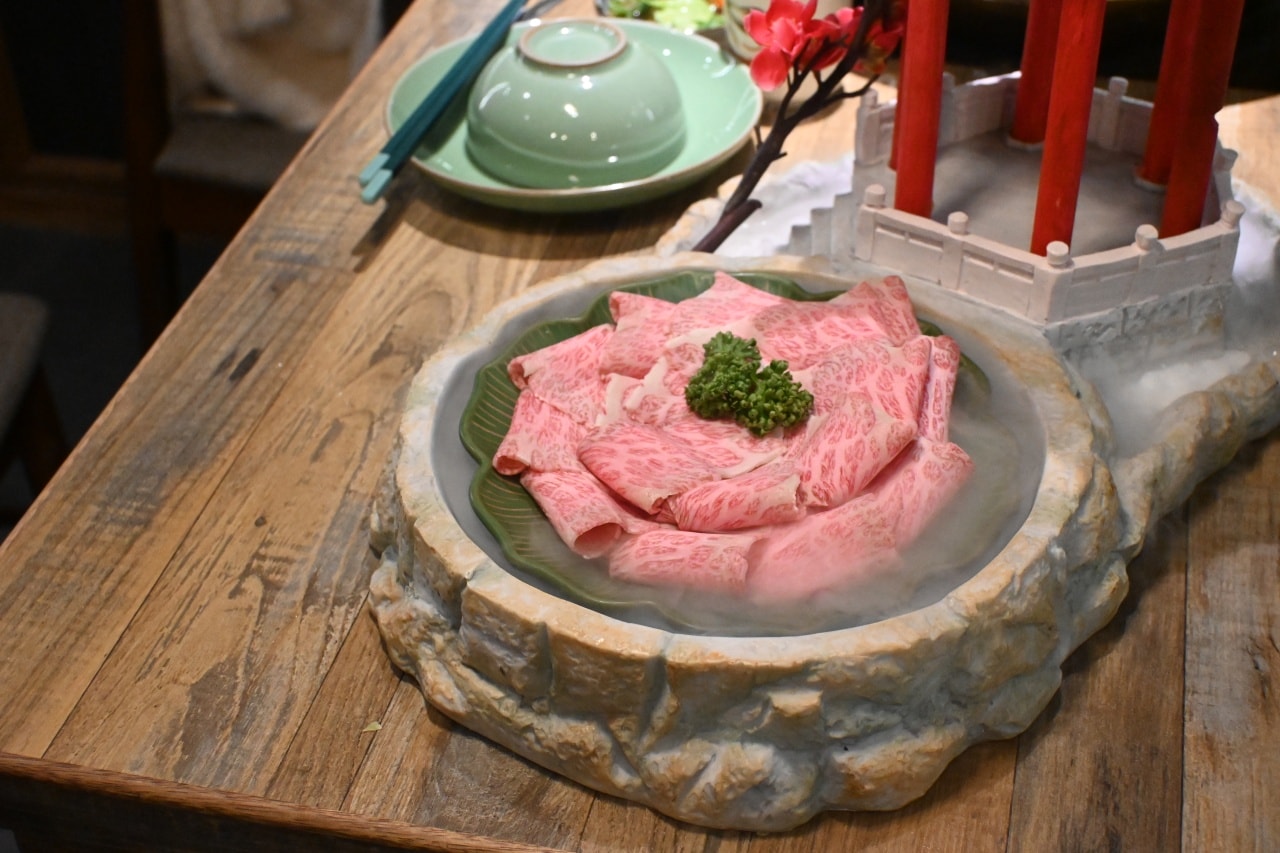【台北市信義區|手工殿】和牛竟然在涼亭裡?精緻擺盤與紮實食材,手工火鍋愛好者的口袋名單 - 第6張圖 【台北市信義區|手工殿】和牛竟然在涼亭裡?精緻擺盤與紮實食材,手工火鍋愛好者的口袋名單