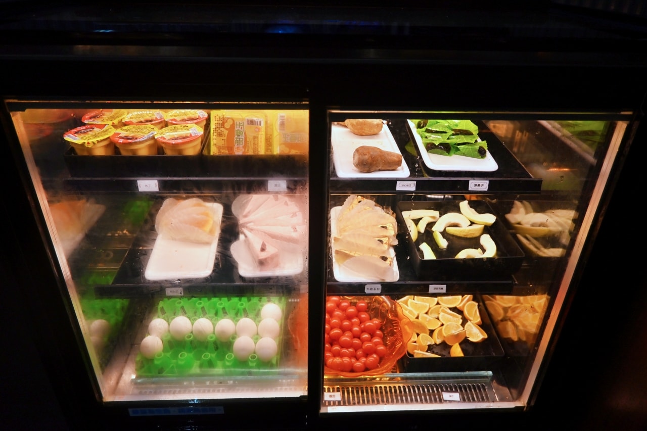 【桃園火鍋｜饗點鍋-莊敬店】海味精華與 20 盎司肉山的極致對話！嚴選海鮮盤，現切熟成肉與澎湃自助吧吃到飽