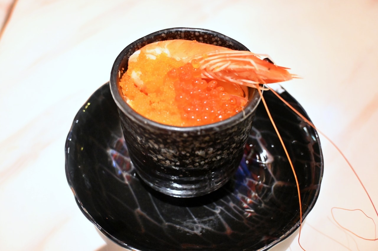 【 新竹市東區：名古屋料亭居酒屋】魚卵多到看不見蛋！凌晨三點也能吃到新鮮刺身與 14 道職人講究餐點