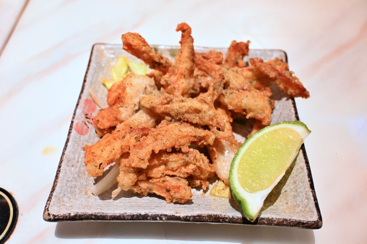 【 新竹市東區：名古屋料亭居酒屋】魚卵多到看不見蛋！凌晨三點也能吃到新鮮刺身與 14 道職人講究餐點