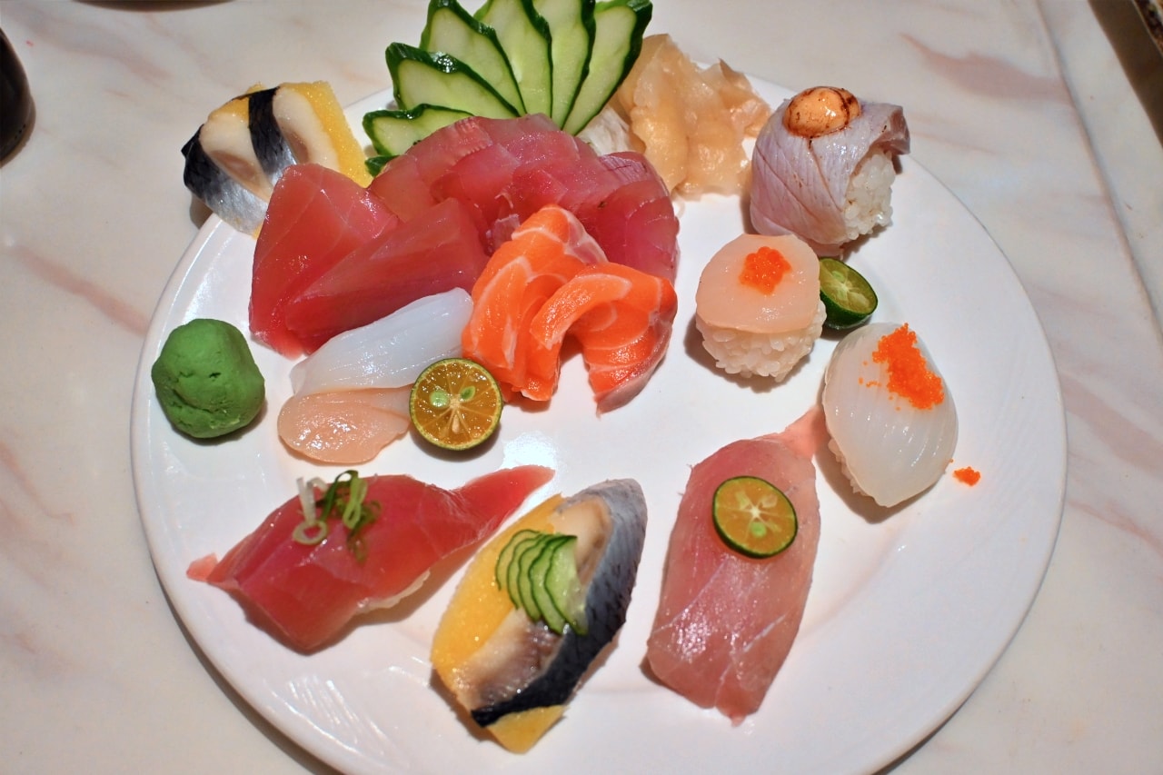 【 新竹市東區：名古屋料亭居酒屋】魚卵多到看不見蛋！凌晨三點也能吃到新鮮刺身與 14 道職人講究餐點