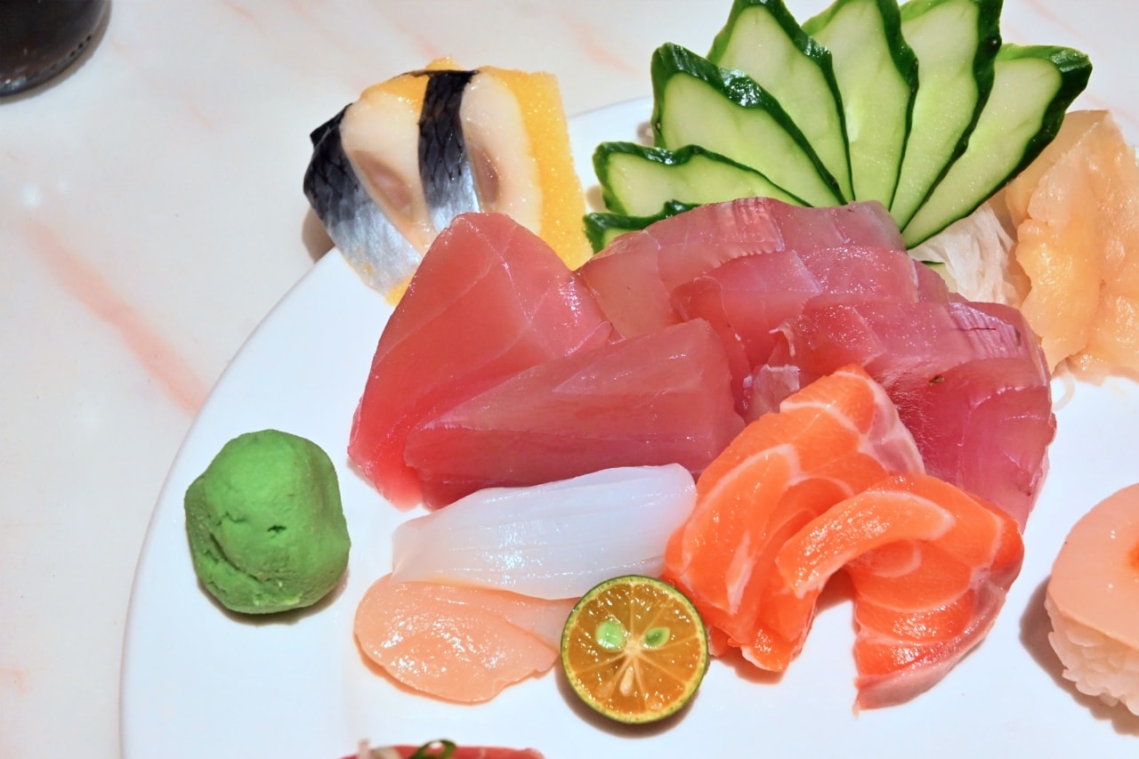 【 新竹市東區：名古屋料亭居酒屋】魚卵多到看不見蛋！凌晨三點也能吃到新鮮刺身與 14 道職人講究餐點