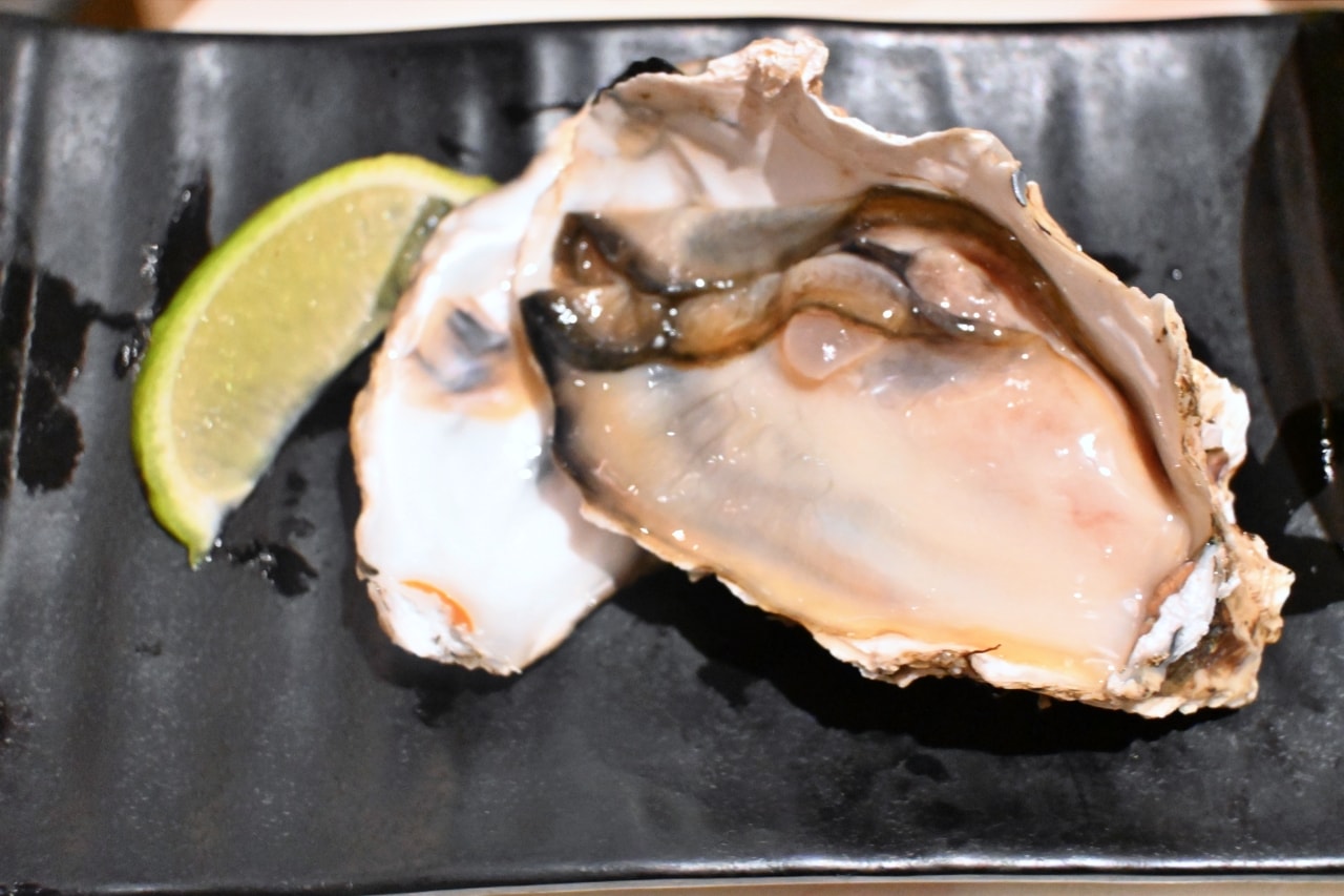 【 新竹市東區：名古屋料亭居酒屋】魚卵多到看不見蛋！凌晨三點也能吃到新鮮刺身與 14 道職人講究餐點