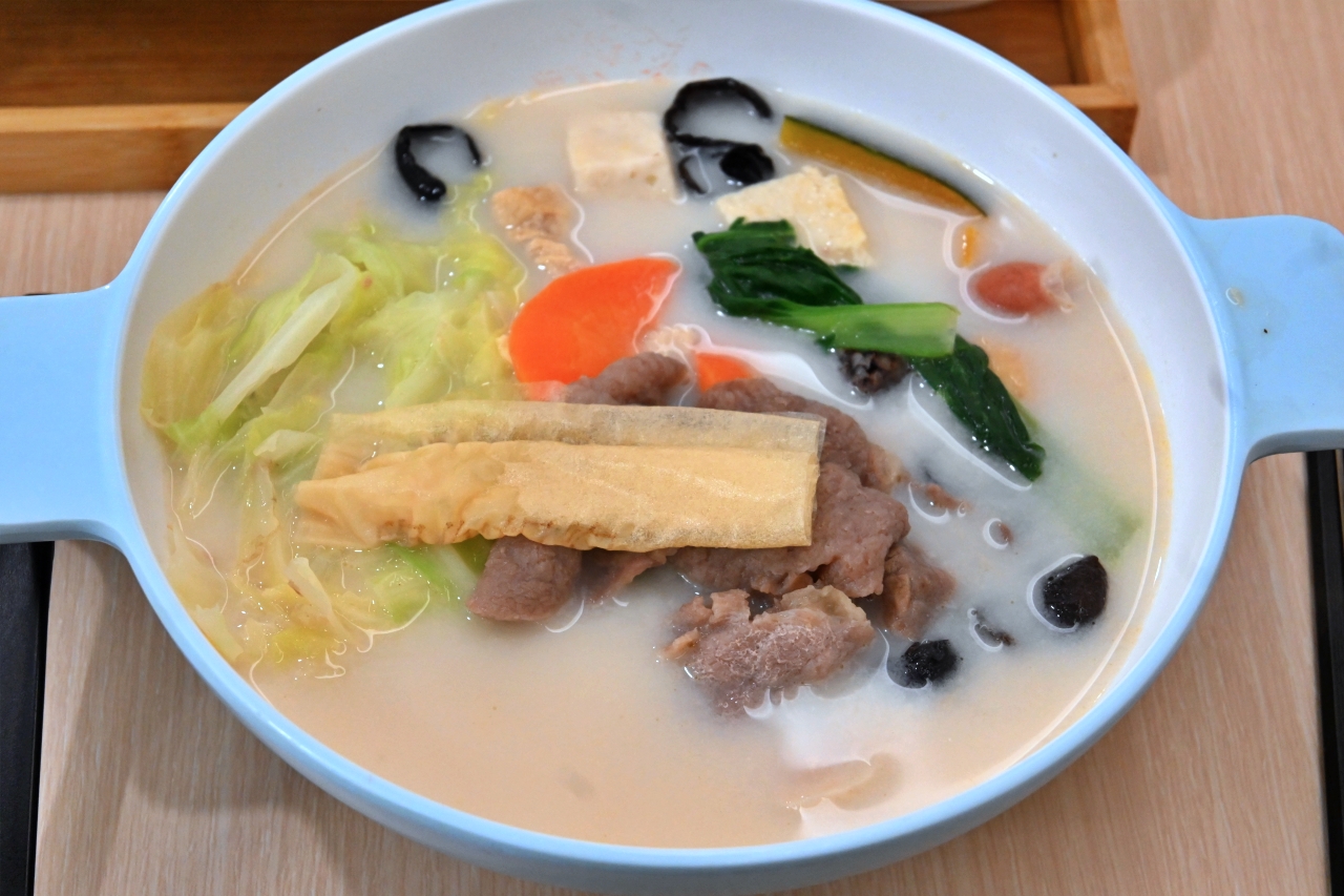 【新北三峽｜老街美食｜蒙虎白湯蛤蠣鍋】30 顆鋪滿整碗、湯一口都沒剩!