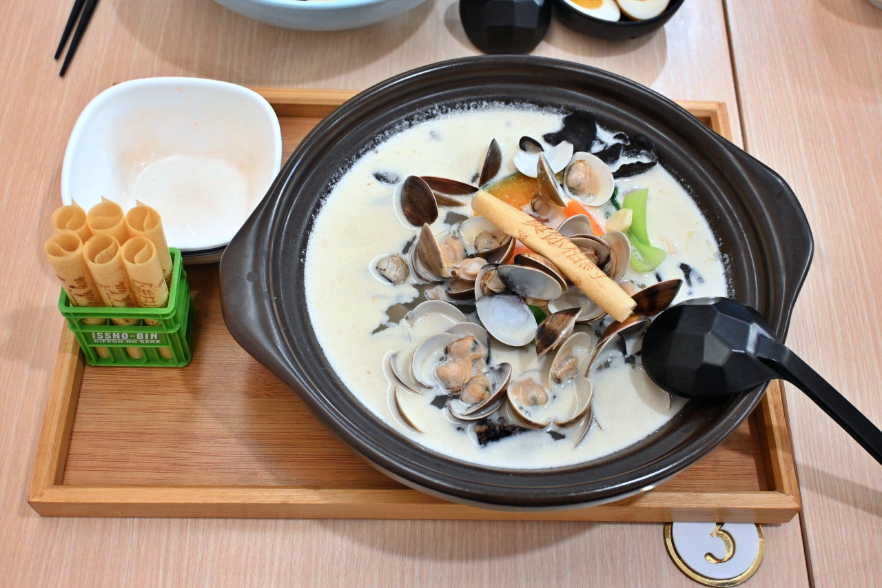 【新北三峽｜老街美食｜蒙虎白湯蛤蠣鍋】30 顆鋪滿整碗、湯一口都沒剩!